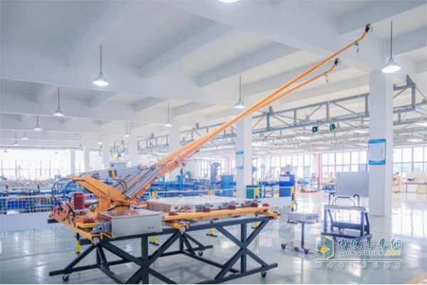 凱博易控“雙源無軌系統”產品