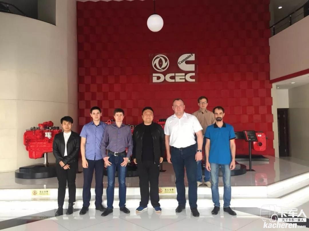 學(xué)習(xí)小組與東風(fēng)康明斯骨干合影