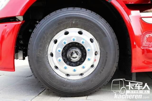 揭秘格爾發(fā)長(zhǎng)頭重卡 康明斯 ZF 美馳！還有1000升油箱和大臥鋪！