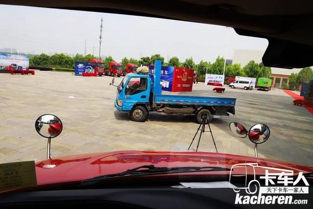 揭秘格爾發(fā)長(zhǎng)頭重卡 康明斯 ZF 美馳！還有1000升油箱和大臥鋪！