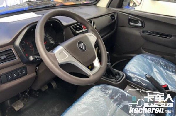 駕駛室豪華，操控性能超好