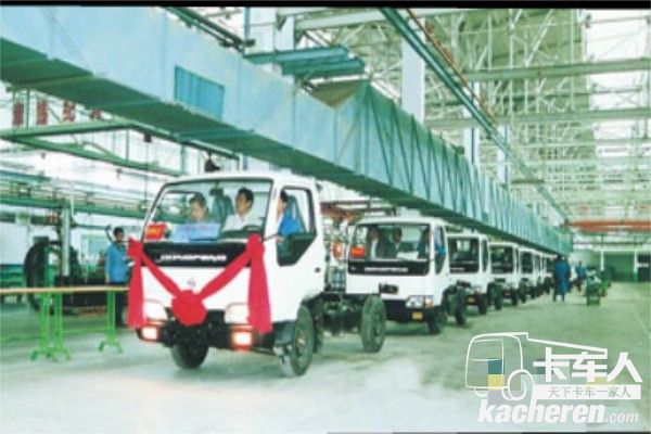 東風輕型車第一輛經濟型東風小霸王