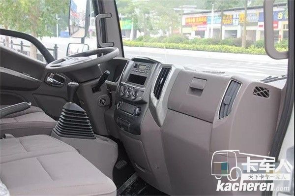 福田歐馬可S5駕駛室