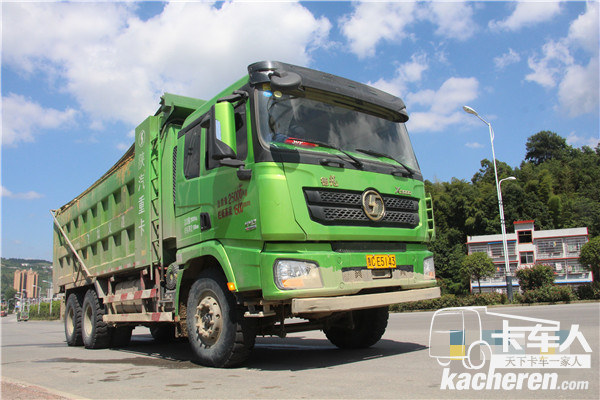 搭載西安康明斯發動機的陜汽自卸車