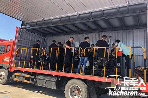 康明斯國(guó)六DPF清灰設(shè)備交付暨服務(wù)培訓(xùn)大篷車啟航儀式