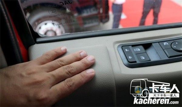 2020款江淮格爾發K5軟包皮質車門扶手