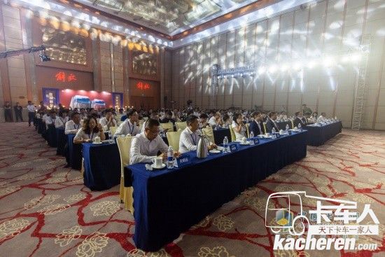 一汽解放新J6牽引車2.0全系投放儀式現(xiàn)場