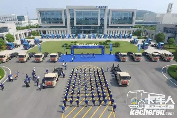 2019年,百臺新能源純電動自卸車發(fā)往深圳,支援“深圳藍(lán)”