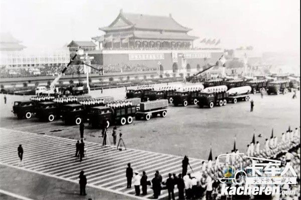 紅巖牽引裝載導彈