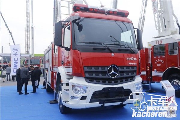 沈陽捷通采用奔馳Arocs底盤登高平臺消防車
