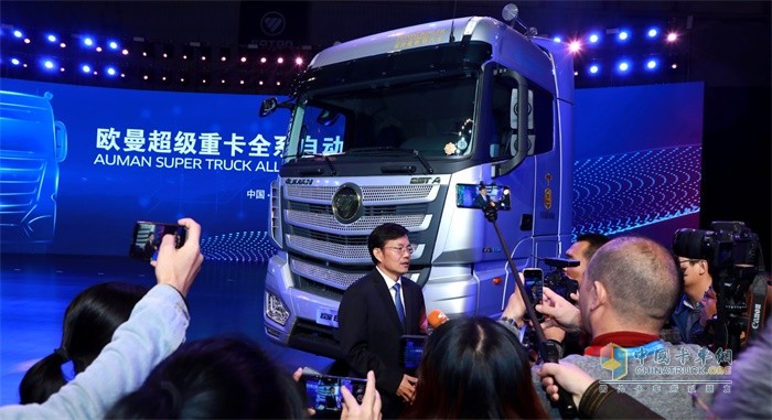 福田汽車集團副總經(jīng)理、福田戴姆勒汽車執(zhí)行副總裁宋術(shù)山接受采訪