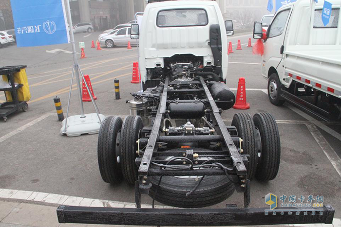 飛碟締途國(guó)VI柴油版底盤(pán)
