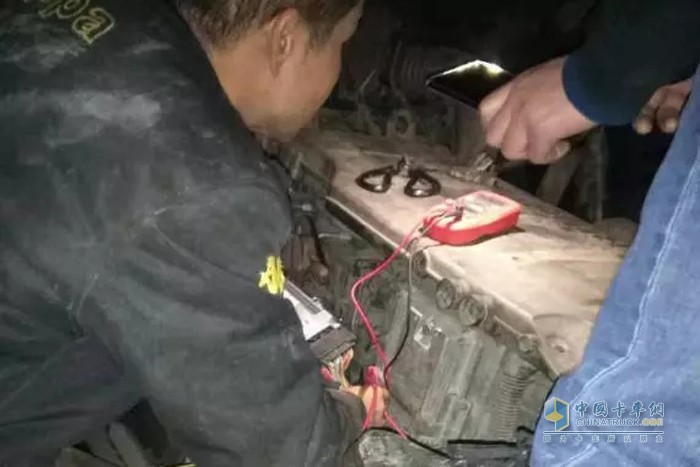 中國重汽 HOWO T7H “親人”服務 牽引車