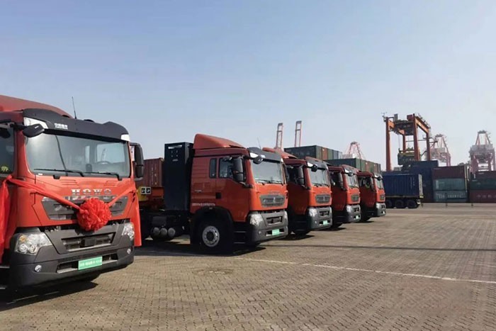 中國重汽 豪沃TX 電動集卡牽引車