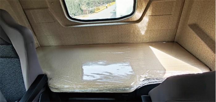 大運(yùn)重卡旗艦V9駕駛室