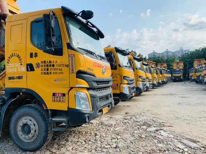 乘龍H7自卸車