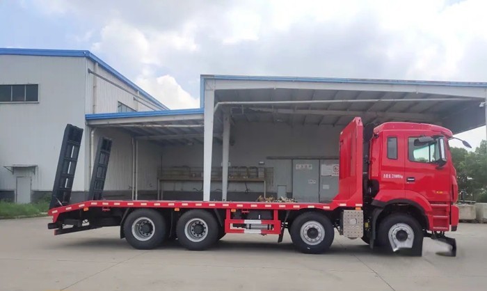 江淮格爾發(fā)K5W 8×4挖掘機(jī)運(yùn)輸車