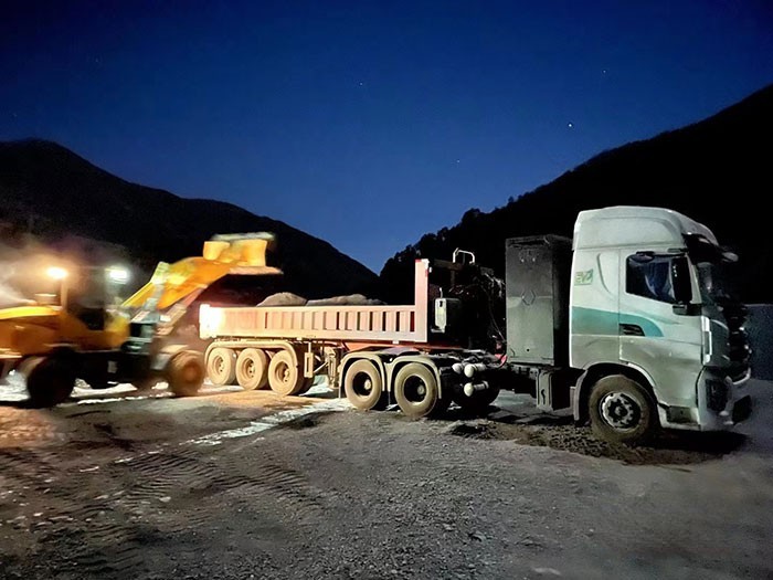 上汽紅巖新能源牽引車(chē)