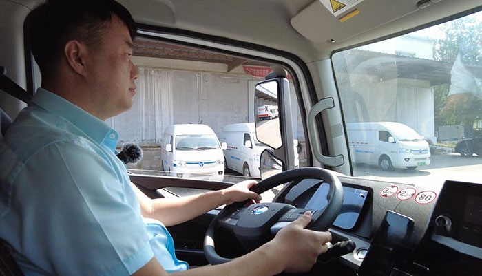 比亞迪純電動T5D