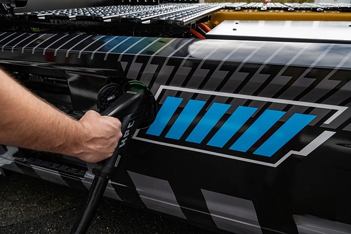 戴姆勒卡車(chē)正與合作伙伴共建充電基礎(chǔ)設(shè)施