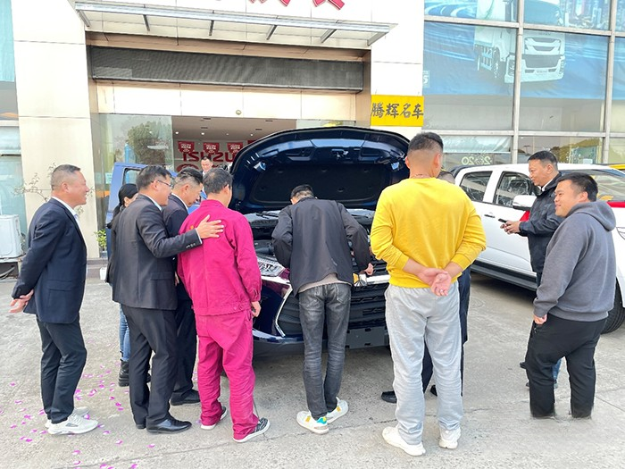 慶鈴五十鈴,TAGA達咖H8AT皮卡,輕卡