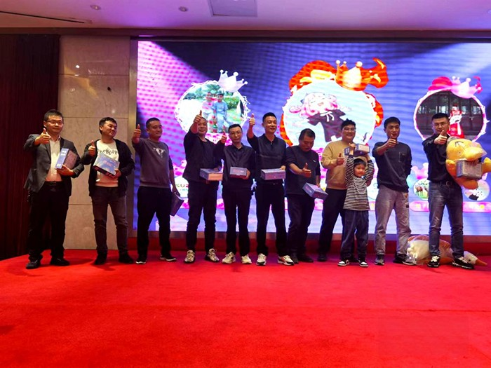 慶鈴五十鈴，TAGA達(dá)咖H8AT皮卡，輕卡