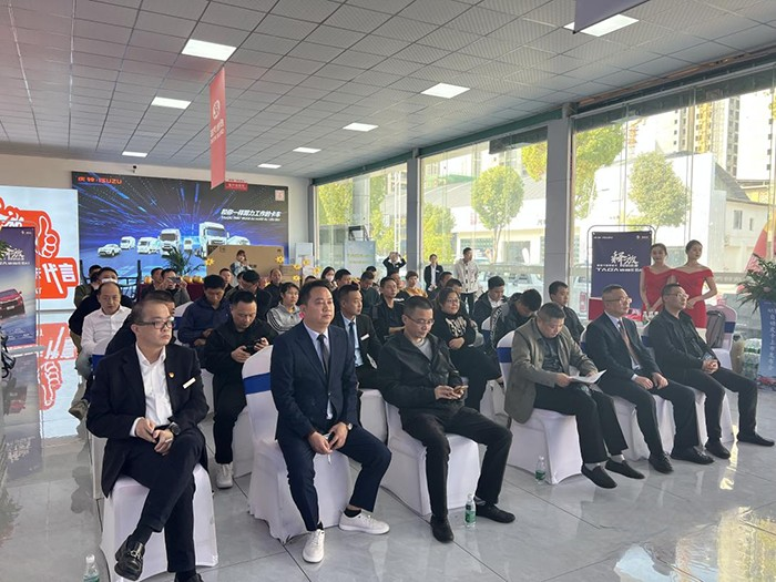 慶鈴五十鈴，TAGA達咖H8AT皮卡，輕卡