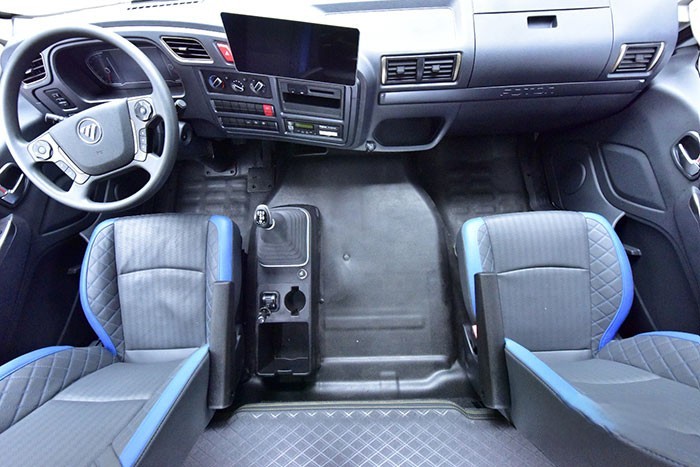 歐航第三代超級(jí)中卡采用滿(mǎn)足歐盟ECER29-03標(biāo)準(zhǔn)的H型駕駛室架構(gòu)