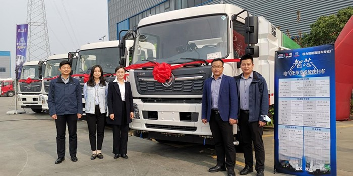 東風(fēng)康明斯,發(fā)動(dòng)機(jī)