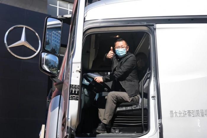 打動你 梅賽德斯-奔馳國產重卡靠得絕不是50萬+的售價