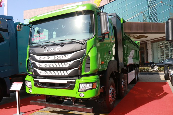 格爾發(fā)8×4純電動換電渣土車