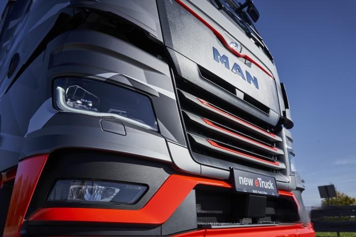 “電”亮未來  曼恩電動(dòng)卡車助力德鐵信可