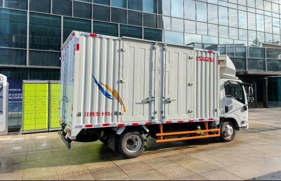 藍(lán)牌輕卡首選，翼放EC 2.5以六新升級(jí)助力卡友開新局踏新程