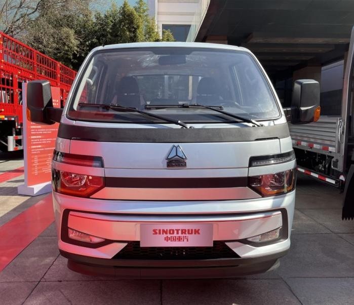 年會6款產品吸睛！重汽賣輕卡和小卡 也要爭第一