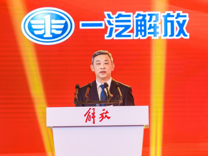 以25.7%的終端份額引領市場，以27.9萬輛確保“雙第一” 一汽解放亮劍2023！