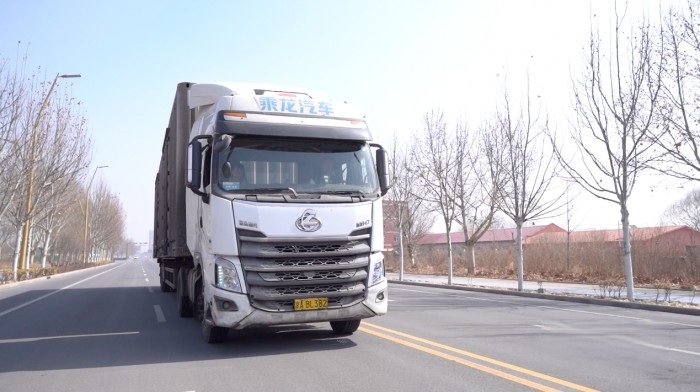 200萬公里有多遠?對董總來說,是他和乘龍的6年