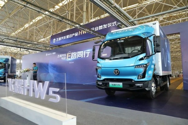 為什么說卡車司機更適合買混動卡車?飛碟HW5給你答案