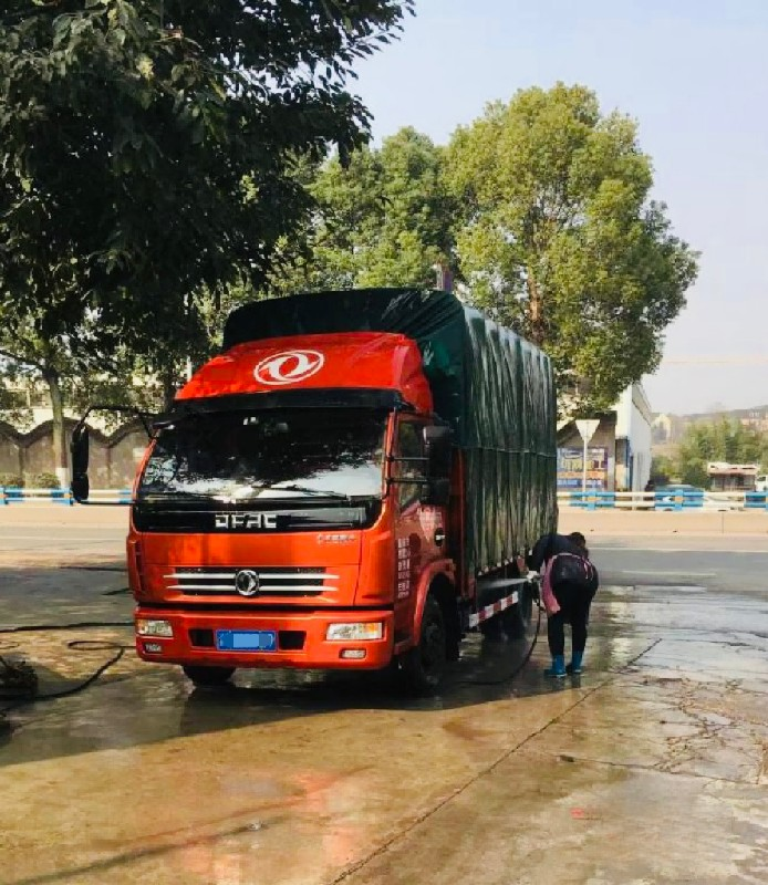 愛拼才會贏,“強哥”攜手東風多利卡一路“狂飆”