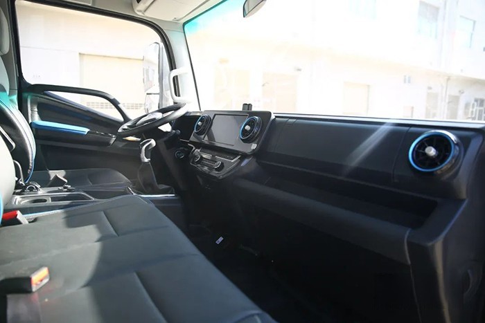 高端再進化，全新一代歐馬可超級卡車定義高端輕卡更高標準！