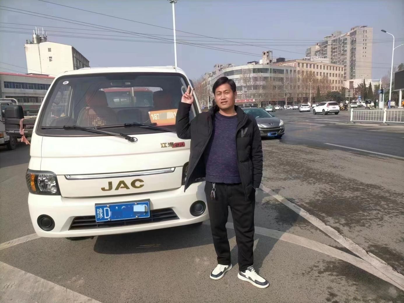 干一行鉆一行，入行十幾年，他為何換愷達轎卡跑零散貨運？