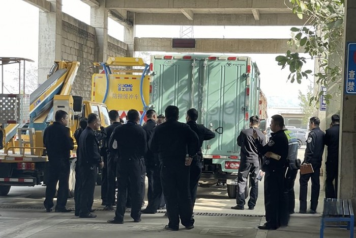 讓出行更安全,奧鈴M卡成為海口“亮尾行動”教案車