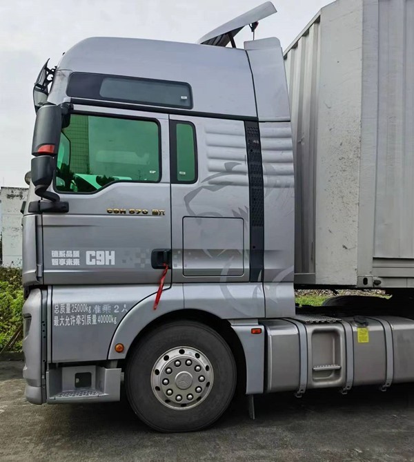 安徽鹿老板：三輛運(yùn)輸利器皆是中國重汽 汕德卡C9H又成最佳拍檔