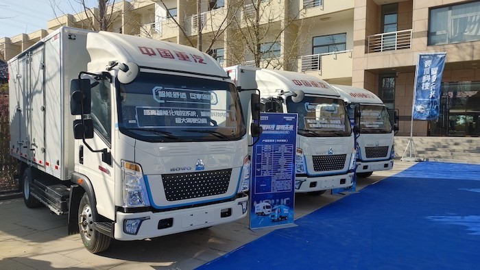 中國重汽藍立方新能源輕卡上市! 現(xiàn)場秒斬120輛大單!