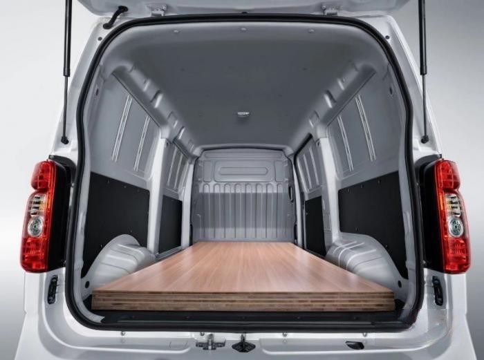 新長安睿行M60強力加持,“燒烤一哥”的生意更紅火了