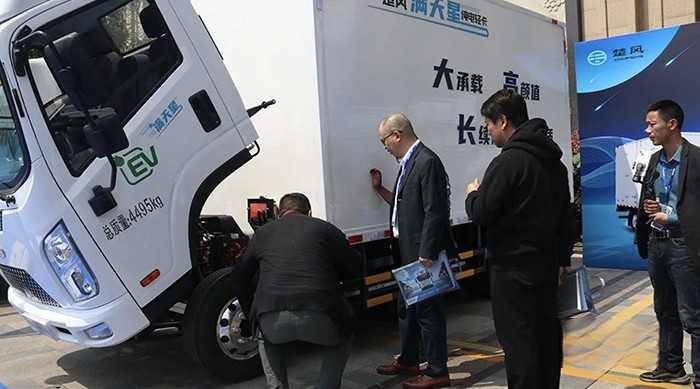 楚風汽車全新4.5噸純電輕卡滿天星
