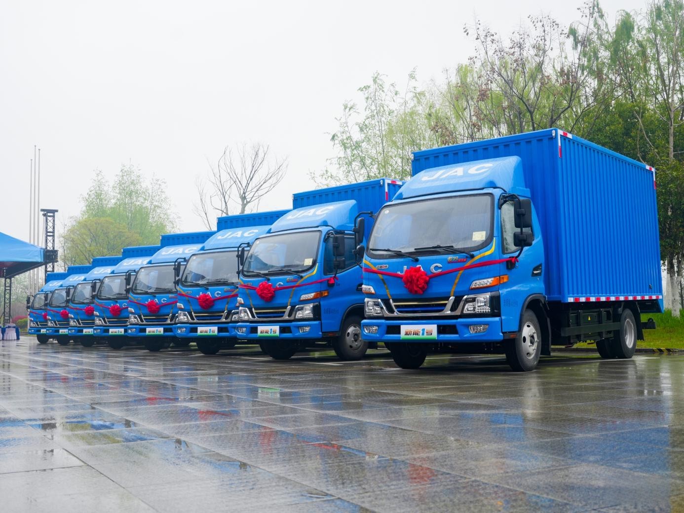 大單不斷！江淮1卡提速駛入新能源商用車賽道，實現全面領先