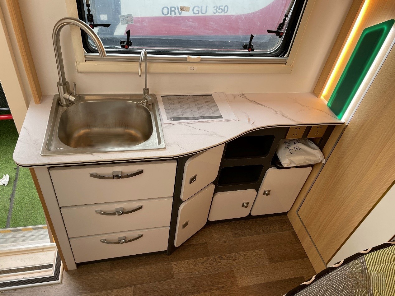 開著奧鈴M卡房車出發，享受美好Vanlife