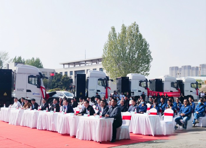 爭(zhēng)做零碳運(yùn)輸?shù)浞叮掀t巖純電動(dòng)重卡批量交付邯鄲鋼鐵