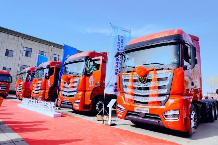 歐曼新EST LNG 15L榆林上市:引領(lǐng)天然氣重卡進(jìn)入大馬力自動(dòng)擋時(shí)代