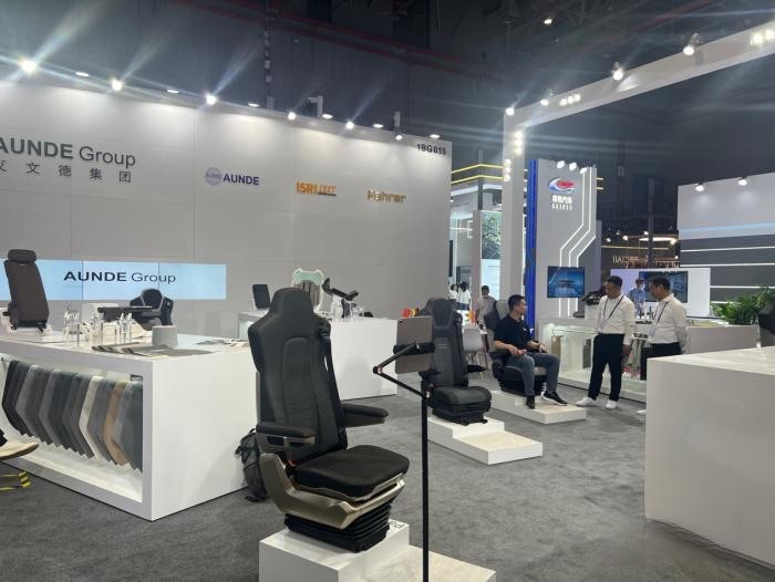 盡展科技范兒 伊思靈華泰攜5大核心平臺產品亮相上海車展